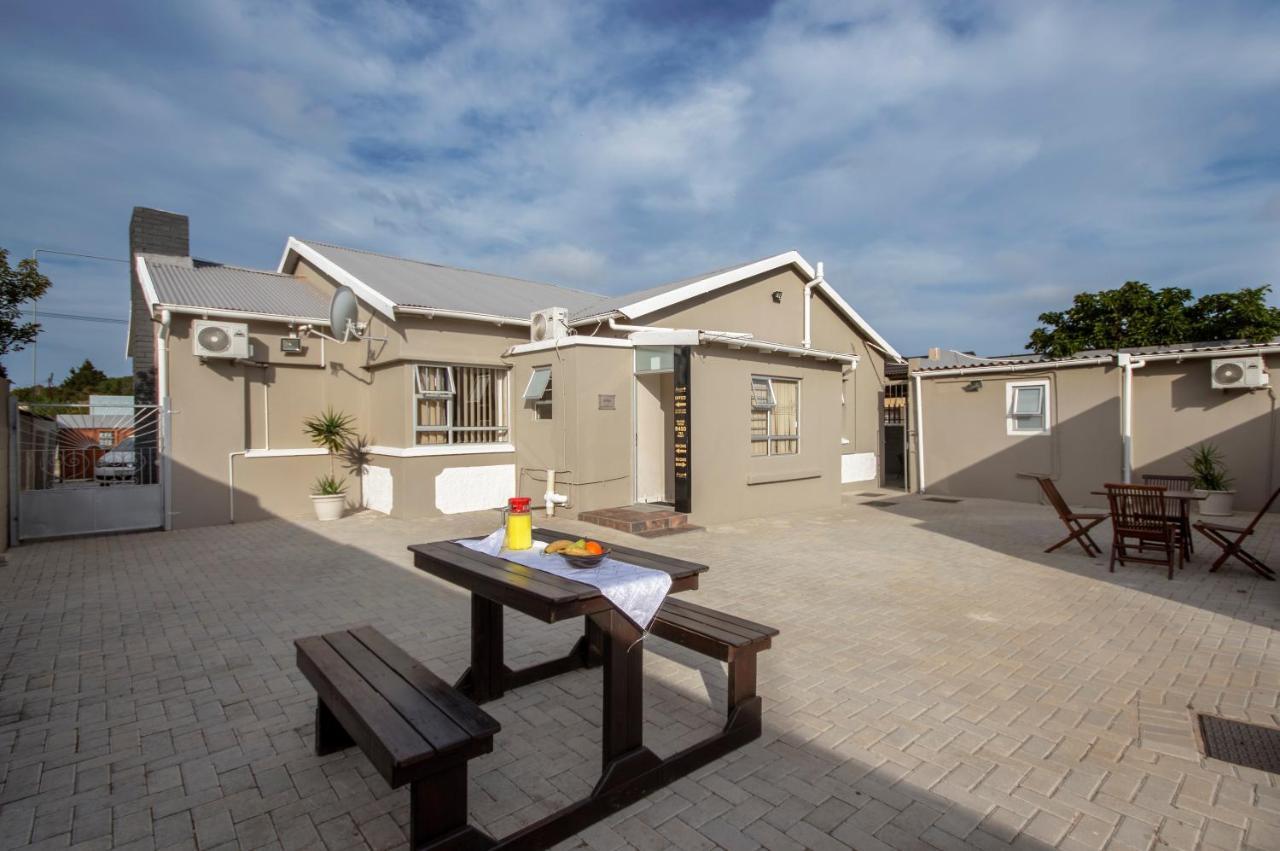 Newtondale Self Catering Hotell Port Elizabeth Eksteriør bilde